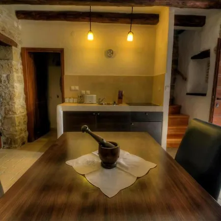 Stone House * Kotli