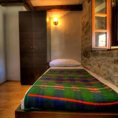 Stone House Kotli