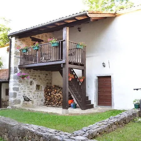 Holiday home Gemuetliches In Mit Grill, Terrasse Und Garten Kotli