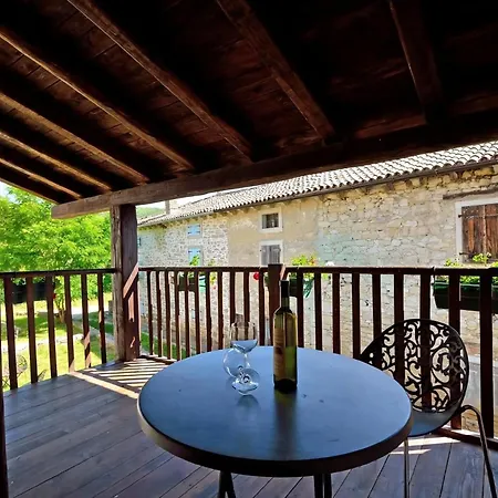 Stone House Kotli