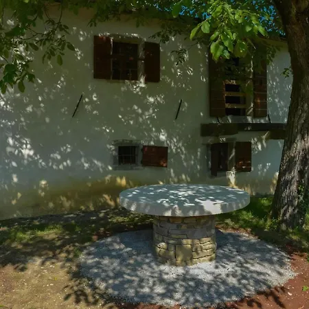 Gemuetliches In Mit Grill, Terrasse Und Garten بيت للعطل